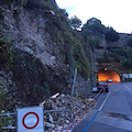 Ravello, smottamento nella notte sulla provinciale. Nessun coinvolto /FOTO