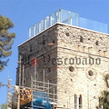 Ravello: torre di Villa Rufolo restaurata, in cima spunta struttura in vetro /FOTO