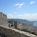 Salerno, Castello Arechi chiude dopo l’incendio: necessaria messa in sicurezza di tutta l’area