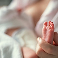 Salerno: diventa mamma a 43 anni dopo tre interventi di asportazione di tumori