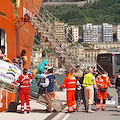 Salerno: sbarcati 991 migranti, a bordo bimbo morto. Prefetto Malfi chiede accoglienza ai sindaci