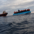 Sessanta migranti in arrivo a Salerno entro l'Epifania: salvati in mare dalla nave umanitaria "Open Arms" 