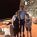 Vacanze in Costa d’Amalfi per la stella NBA Pau Gasol. Cena alla Torre Normanna