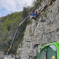 Valico di Chiunzi, bonifica costone conclusa in un solo giorno: transito regolare su Sp2