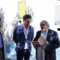 Vietri sul Mare, inaugurata in Villa comunale la mattonella con la poesia di Antonio De Simone /FOTO 