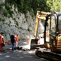 Voragine sulla strada, chiusa la Ravello-Chiunzi. Al via lavori di somma urgenza [VIDEO]