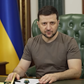 Zelensky rinuncia a entrare nella Nato, ma chiede all’Occidente più armi. In corso ancora negoziati