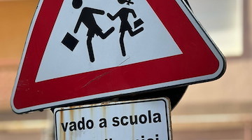 Accessibilità degli edifici scolastici, Salerno tra le peggiori province d’Italia. Cammarano (M5s) deposita interrogazione