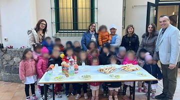 Amalfi, parte il nuovo servizio mensa plastic free a Km0 nella scuola dell’infanzia