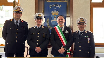 Atrani, Polizia Municipale: medaglia per i 35 anni di servizio al luogotenente D’Alessandro e giuramento per l'agente Aquila