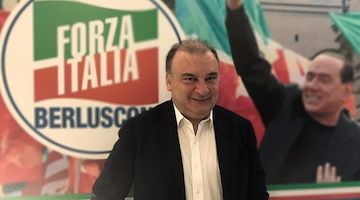 "Caso Huawei", arrestata la segretaria dell’eurodeputato campano Fulvio Martusciello