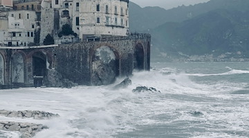 Continua l’allerta meteo per venti forti e mare agitato in Campania 