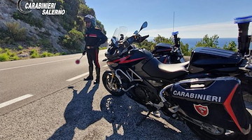 Controlli su strada in Costiera Amalfitana, una denuncia e dieci assuntori di sostanze stupefacenti segnalati al prefetto