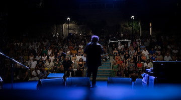 Cultura, dal 28 luglio al via il Positano Teatro Festival: l'edizione 2024 è dedicata a Enzo Moscato