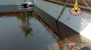 Danni per il maltempo nel salernitano: a Nocera Inferiore evacuate due famiglie rimaste bloccate in casa