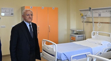 De Luca contro il Governo sui punti nascita: «Pronti a chiedere deroga». Iannone (FDI): «Racconta balle»