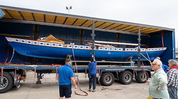 I galeoni azzurri di Amalfi sono arrivati a Genova: tutto pronto per la Regata Storica 