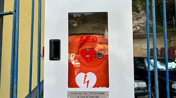 Il Club "Vecchi Rombi" dona un defibrillatore a Molina di Vietri sul Mare