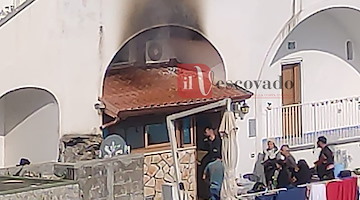 Incendio in un appartamento a Conca dei Marini: Vigili del Fuoco in azione