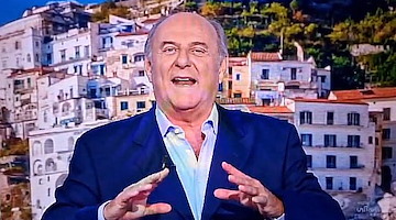 La Costiera Amalfitana protagonista de “La Ruota della Fortuna” in TV, Gerry Scotti: «È uno dei miei luoghi del cuore»