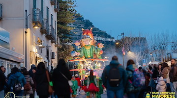 Maiori, gli "Amici di Sempre" si aggiudicano la 51° edizione del Gran Carnevale con il carro del Piccolo Principe