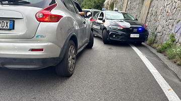 Maiori, grave incidente tra moto e auto. Centauro in ospedale in codice rosso [FOTO]