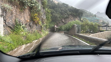 Maltempo in Costa d'Amalfi: massima attenzione sulla Statale Amalfitana per fango e pietrisco 