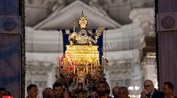 Minori ricorda il ritrovamento del corpo di Santa Trofimena sul litorale con una mostra commemorativa e un programma religioso