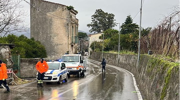 Pagani, chiusura temporanea di via Perone per lavori di sostituzione griglia di raccolta acque meteoriche del sottopasso