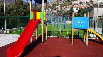 Ravello, inaugurata l’area giochi Franco Lucibello