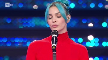 «Si' na preta» a Rose Villain durante la prima serata di Sanremo: ad urlare la frase un imprenditore salernitano 