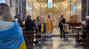 Sorrento, il sindaco Coppola partecipa all'iniziativa di sostegno al popolo ucraino