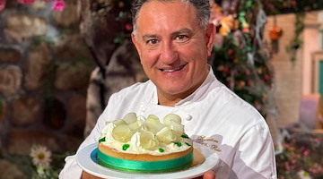 Su Rai 1 Sal De Riso omaggia Carlotta con un dolce alle mele: la ricetta esclusiva del Maestro della Costiera Amalfitana