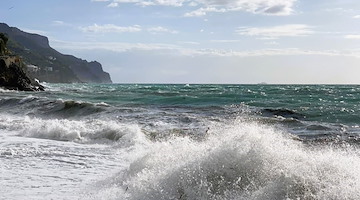 Temporali, raffiche di vento e mare agitato: scatta l’allerta gialla in Campania