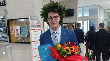 Tramonti, Benito Arpino festeggia la laurea in Ingegneria Elettrica all'Università di Napoli