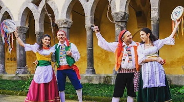 “Tramonto con tarantella”, a Sorrento spettacolo itinerante di musica e danze popolari