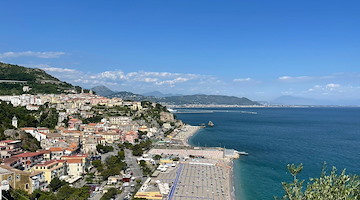 Vietri sul Mare, ritardi sul 'Piano Spiagge': Emilia Senatore chiede l’intervento della Regione