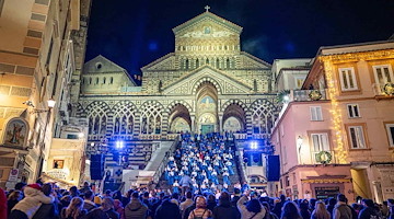 Villaggio di Natale, rassegne musicali e attività ludiche: Amalfi apre l’avviso esplorativo per gli eventi invernali