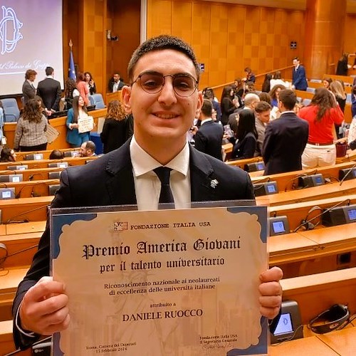 Daniele Ruocco di Minori riceve il Premio America Giovani per il talento universitario alla Camera dei Deputati