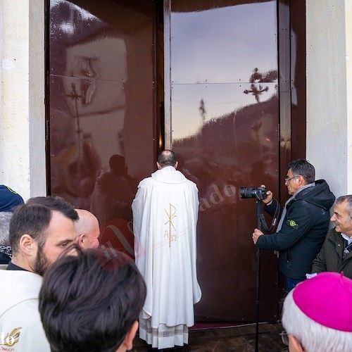Gioia ed emozione a Pimonte: dopo 43 anni riaperta al culto la Chiesa di San Michele Arcangelo /FOTO<br />&copy; Leopoldo De Luise