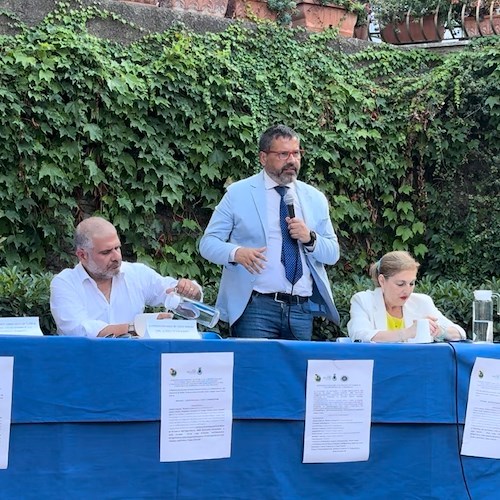 Aurelio Tommasetti durante un convegno sul Limone IGP Costa d'Amalfi a Maiori<br />&copy; Massimiliano D'Uva