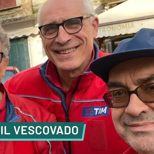 Mario Lucibello in un selfie con alcuni suoi colleghi TIM<br />&copy; Massimiliano D'Uva