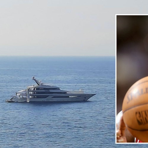 Lo yacht di Michael Jordan ad Atrani<br />&copy; Steve Lipofsky