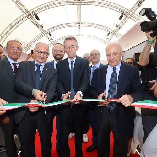 Taglio del Nastro Metro di Napoli<br />&copy; Gaetano Manfredi