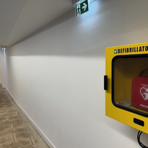 Nuovo defibrillatore semiautomatico a Positano<br />&copy; Comune di Positano