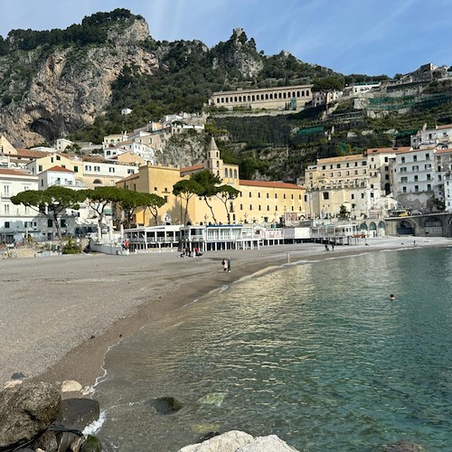Stabilimenti permanenti sulla spiaggia di Amalfi, ieri la riconsegna dell’area demaniale al Comune<br />&copy; Massimiliano D’Uva