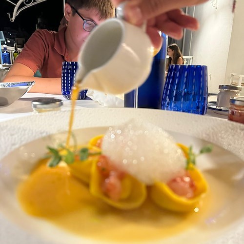 Tortelli con crudo di gamberi e limone