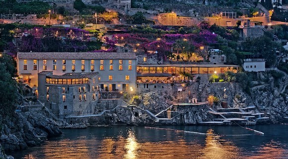 Il Ravello Art Hotel Marmorata cerca un portiere di notte per la stagione 2025