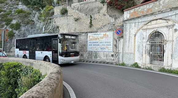 SITA Sud: ecco le modifiche agli orari dei bus in Costiera Amalfitana per le festività natalizie