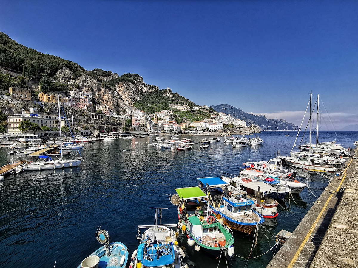 Il Vescovado Amalfi Pronta Ad Ospitare I Profughi Ucraini Ecco Come Fare